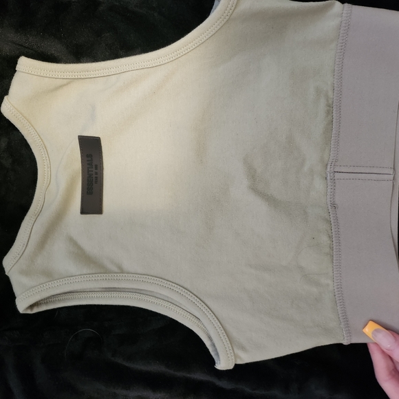 Essential cropped tank - Picture 2 of 3